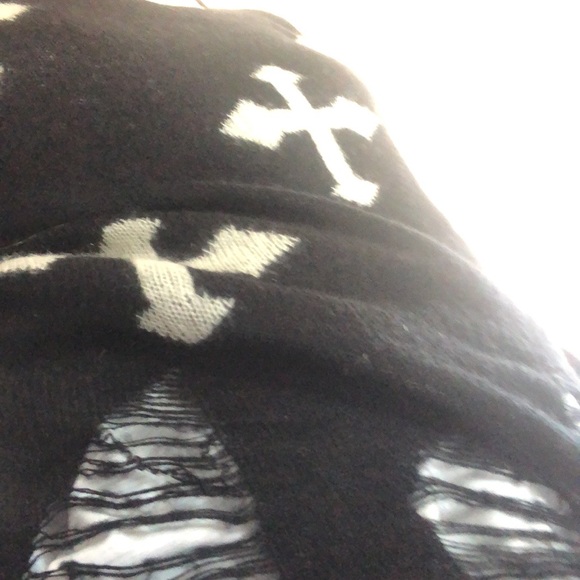 COPY - TCEC distressed black sweater with white crosses L - Picture 12 of 13